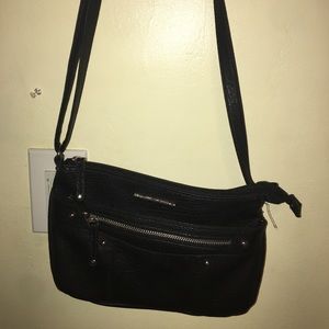 black jaclyn smith purse